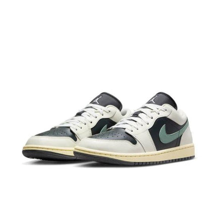 Tênis Air Jordan 1 Low Jade Smoke - DC0774-001