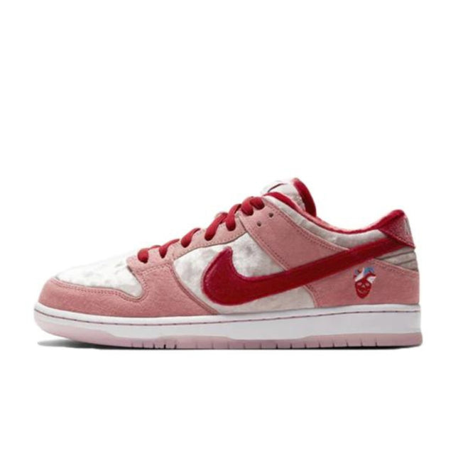 Tênis Nike SB Dunk Low StrangeLove Valentine's Day