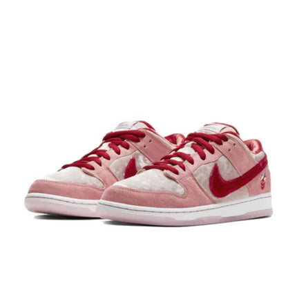 Tênis Nike SB Dunk Low StrangeLove Valentine's Day