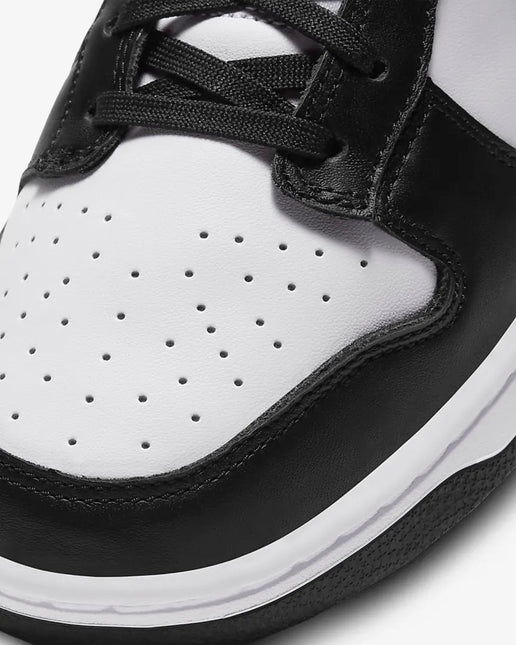 Tênis Nike Dunk Low Retrô Black and White Panda